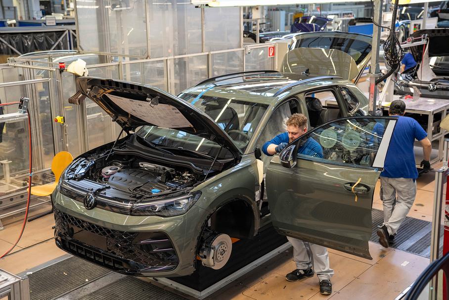 Volkswagen уволит еще более 20 тысяч работников