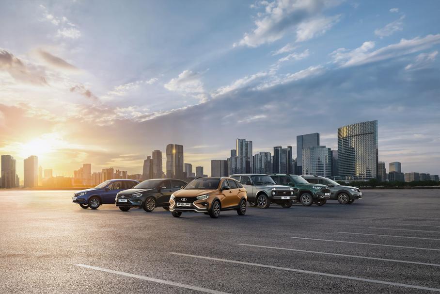 Продажи новых автомобилей в России обвалились более чем на четверть