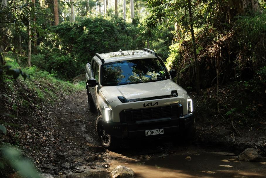 Kia раскрыла сроки дебюта внедорожника формата Land Cruiser Prado