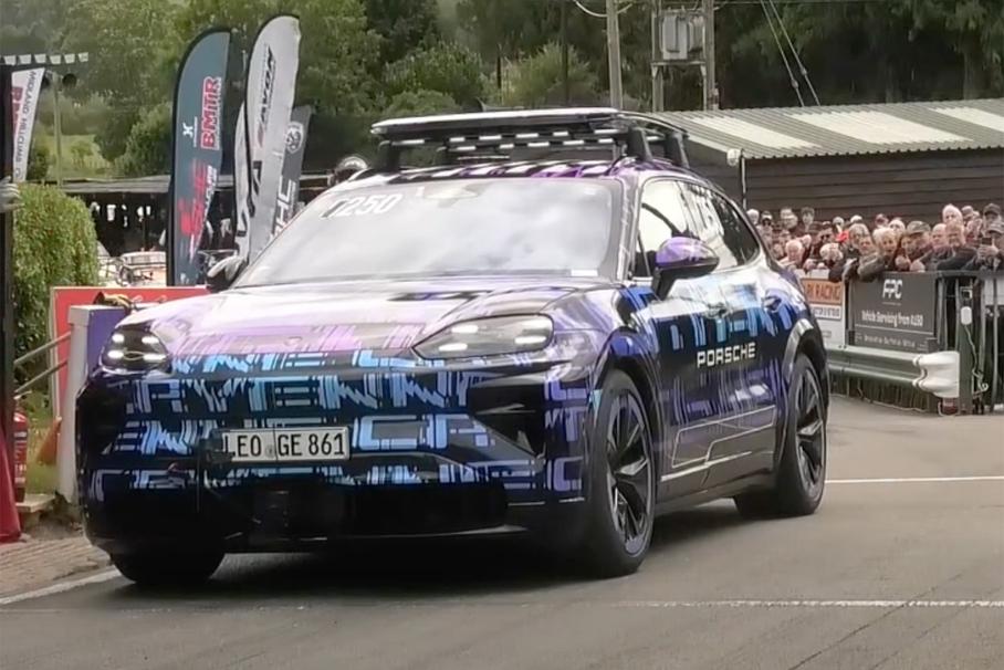 Электрический Porsche Cayenne установил рекорд трассы в британском Шелсли-Уолш