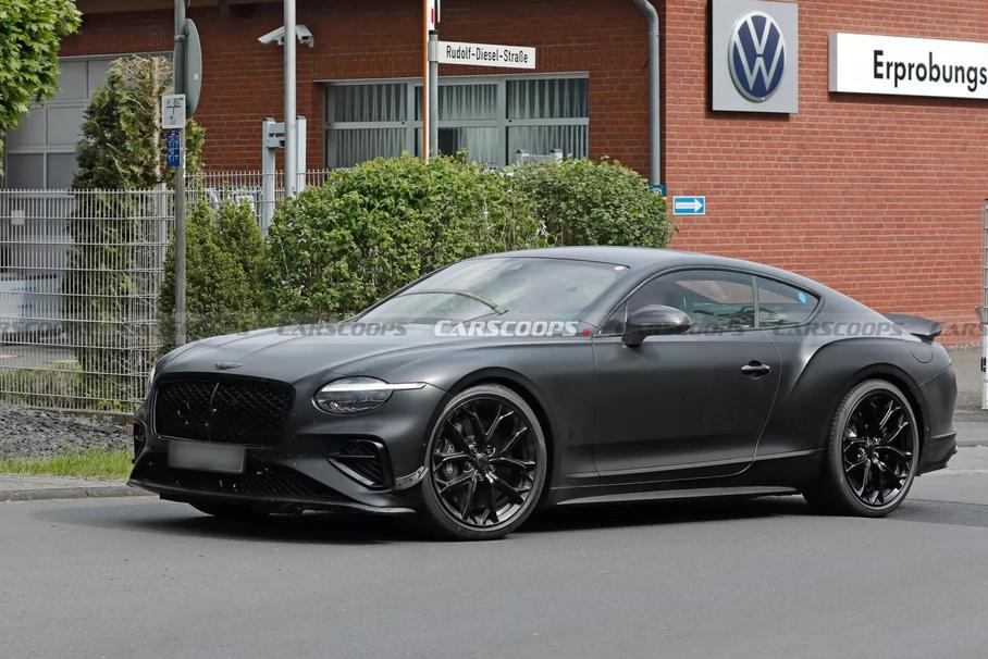 «Хардкорное» купе Bentley Continental GT подловили без камуфляжа