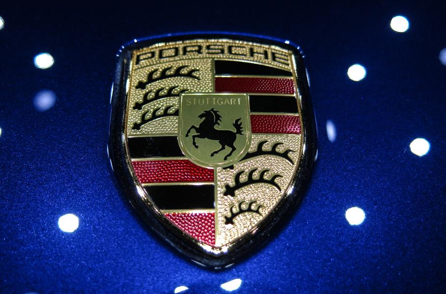 Porsche не смогла продать российские активы и пока не ушла с рынка