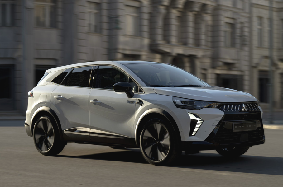 Mitsubishi возродила Grandis. Теперь это перелицованный кроссовер Renault