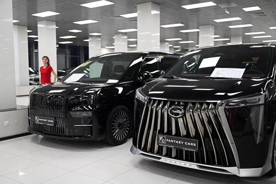 Китай рекордно сократил поставки автомобилей в Россию