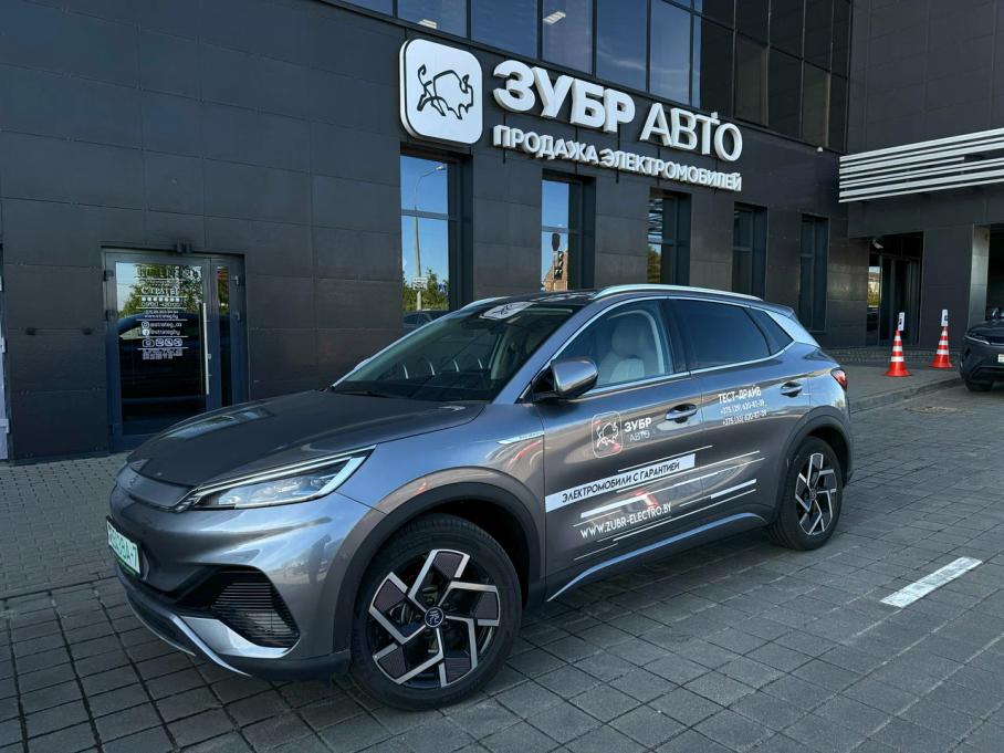 Автосалон компании «Зубр»