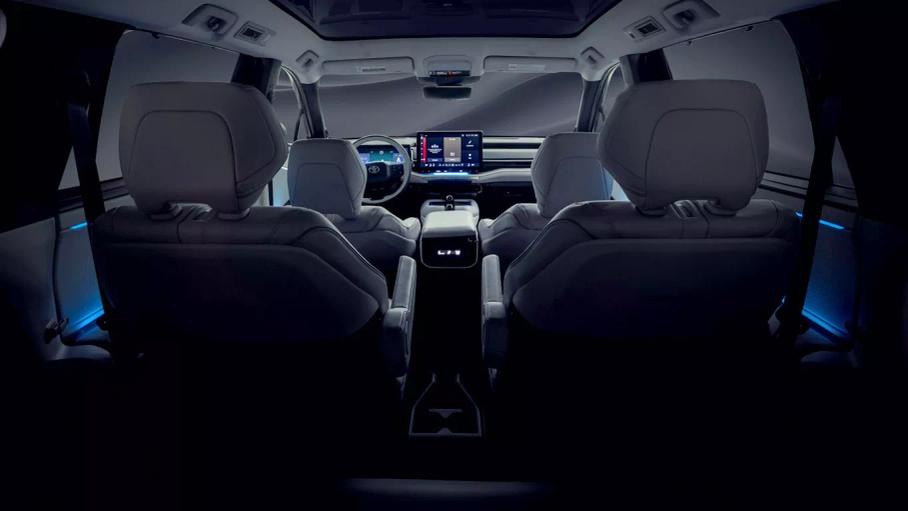 Toyota готовит к производству трехрядный внедорожник, который заменит Highlander