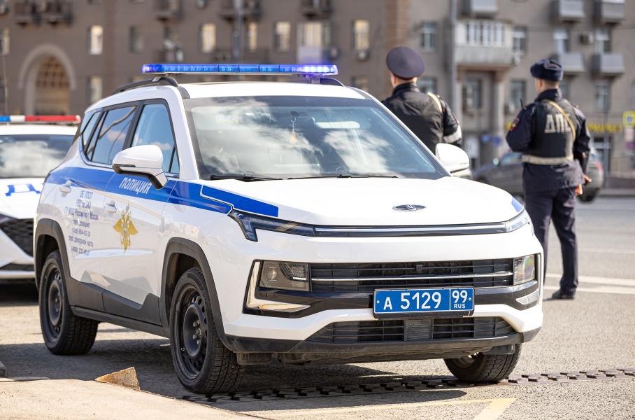 Граждане со смартфонами по эффективности догоняют инспекторов ГИБДД