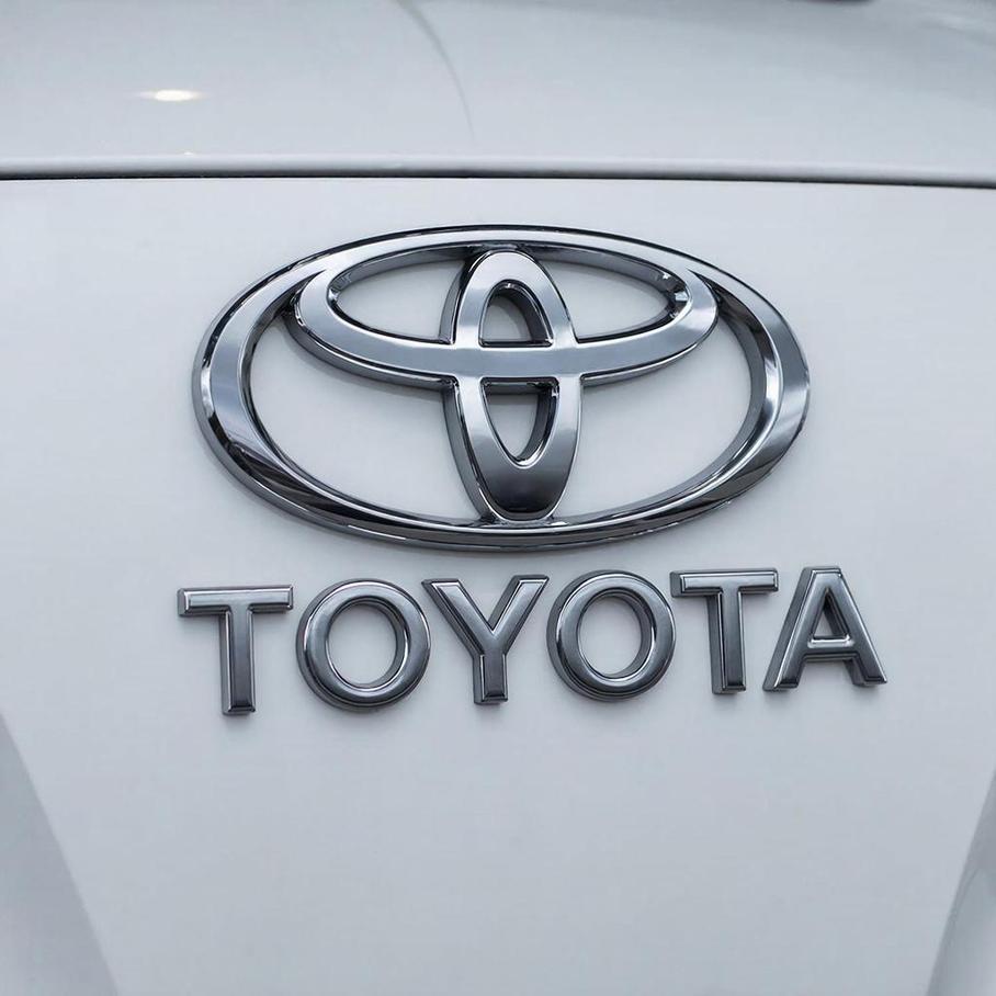 логотип Toyota