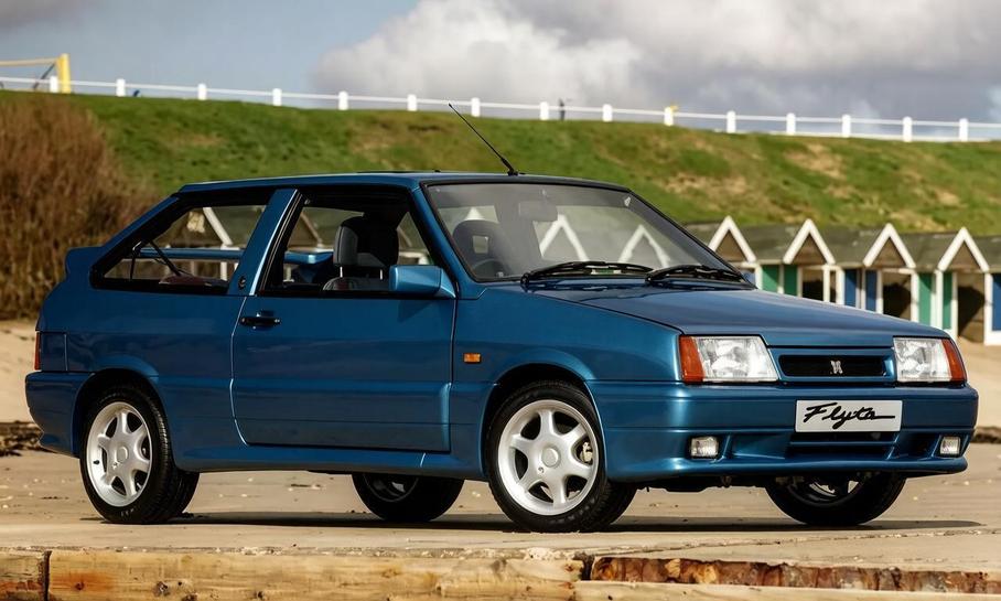 Lada Samara 1500 GL Flyte — это специальная экспортная версия автомобиля Lada Samara (выпускалась с 1984 по 2004 годы). В зависимости от рынка, Flyte могла включать такие опции, как магнитола, электрические стеклоподъёмники, центральный замок и улучшенная приборная панель. Flyte предназначалась для рынков Западной Европы, Австралии, Канады и других стран. В России эта модель официально не продавалась.