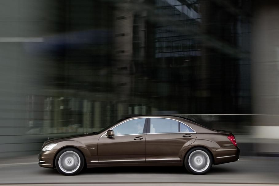 Mercedes-Benz S 600 W221