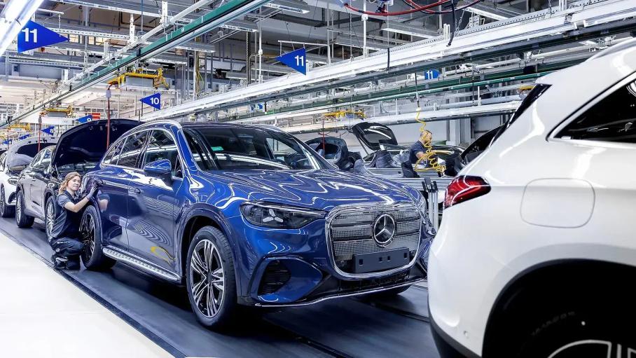 Сборка Mercedes-Benz на заводе в США
