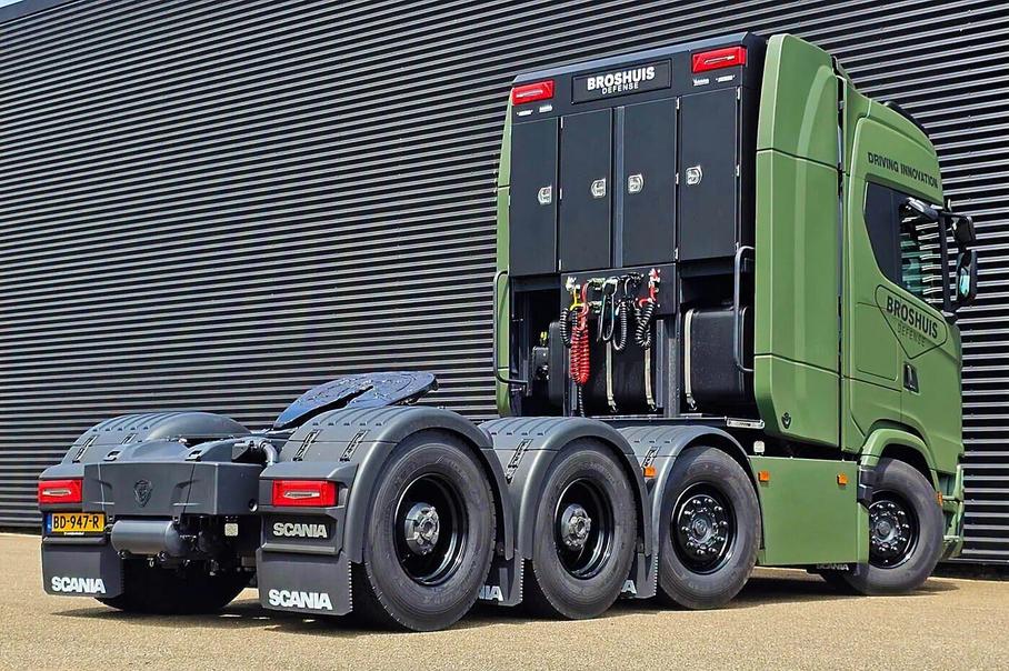 Scania S660 V8 by Versteijnen Trucks