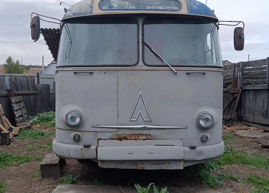 Автобус ЛАЗ-695М, переделанный в пасеку