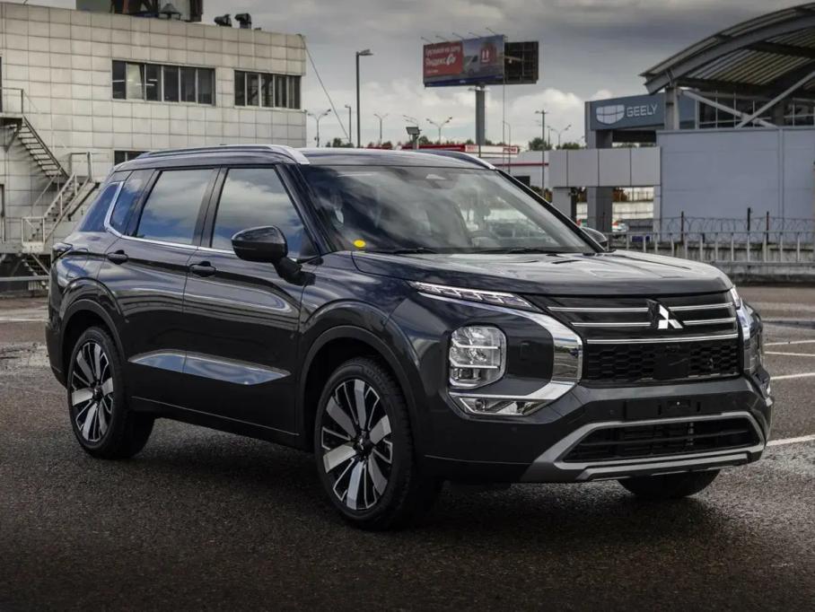 Mitsubishi Outlander IV